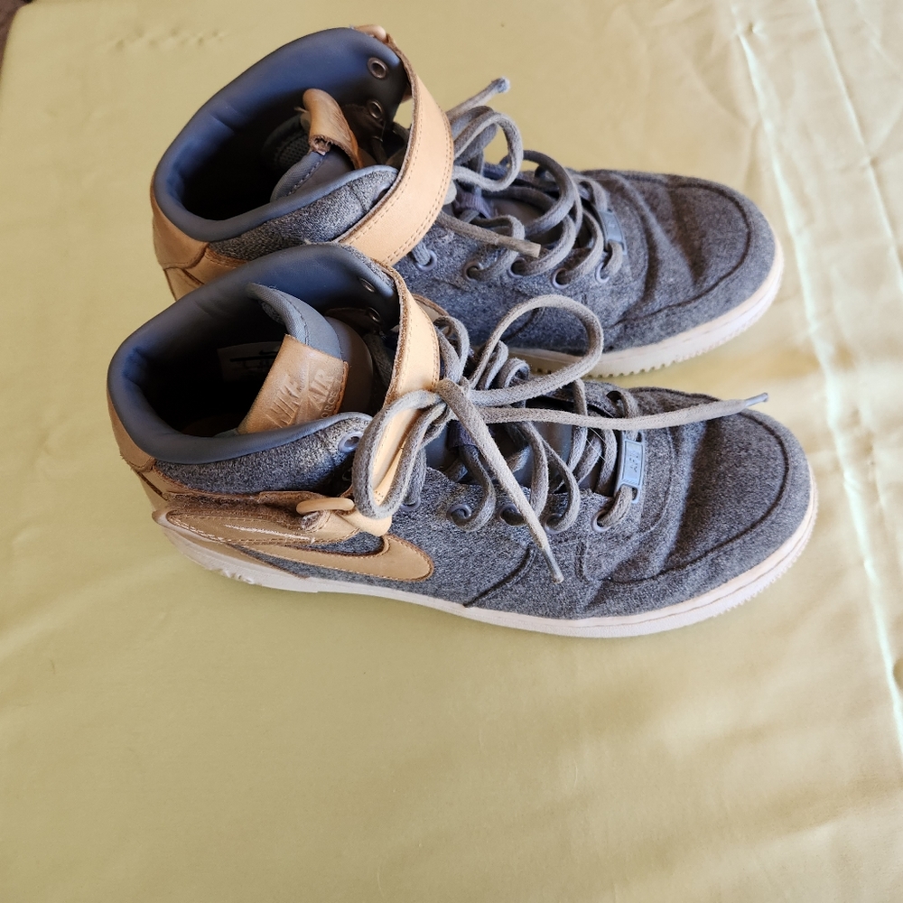 Nike Men's Air High Top Mesh Basketball  Shoes Size 9